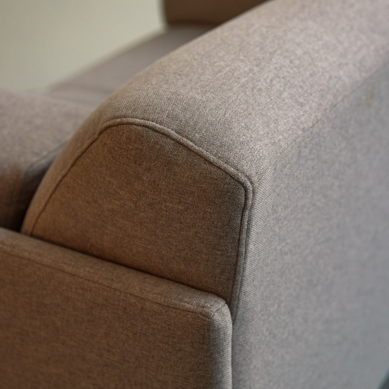 Finn - Finn - 2-3-Sitzer-Sofa mit ﻿maulwurfsgrau Stoffbezug