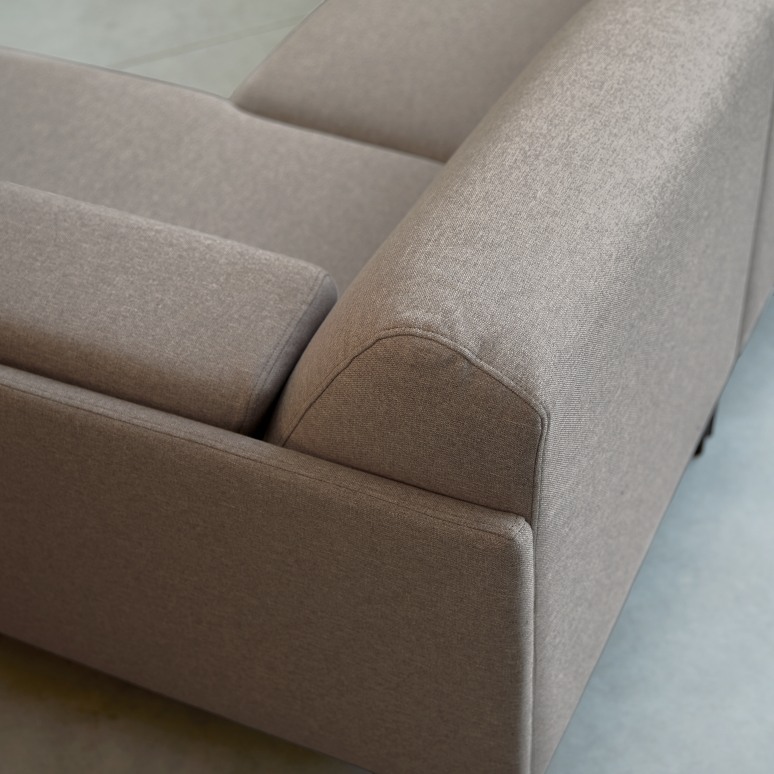 Finn - Right-hand corner sofa in taupe grey fabric, 270 x 180 cm, 4 seats.