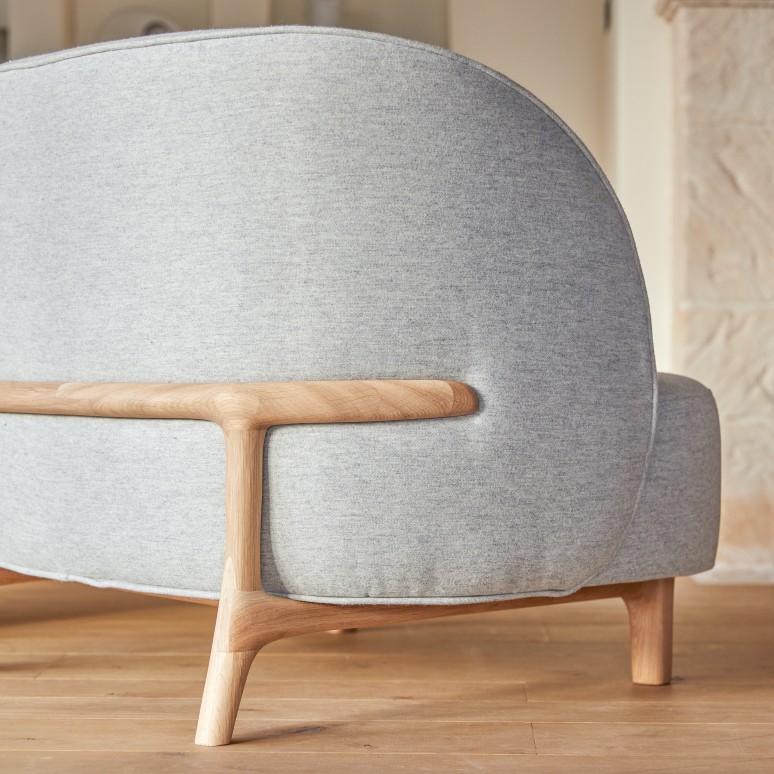 Hoya - Sessel mit massivem Eichenholzgestell und grauem Stoffbezug