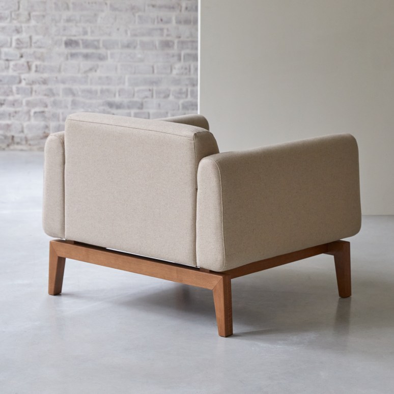 Bjorn - Ecru wool and solid oak armchair
