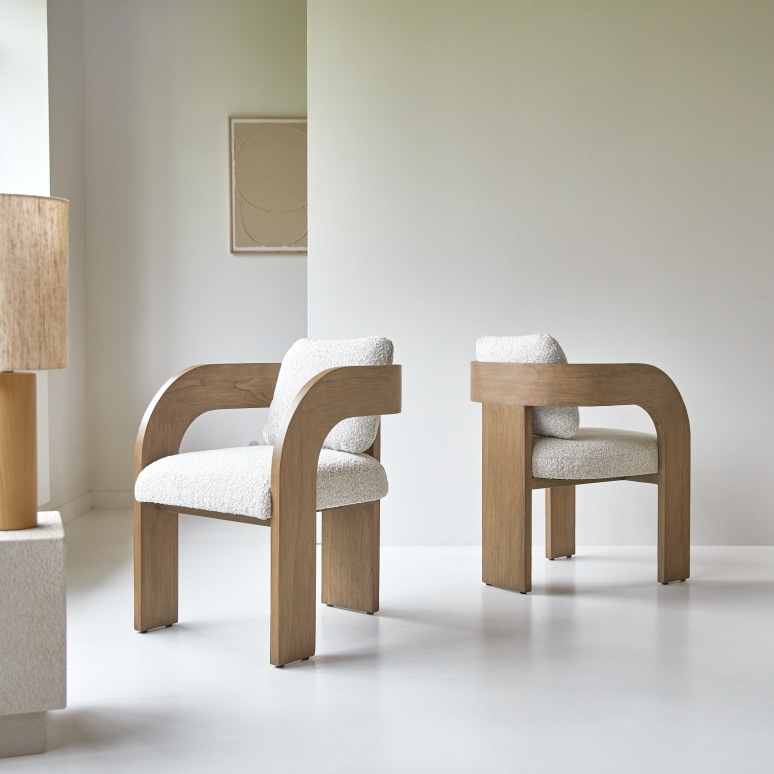 Boti - Stuhl aus massivem Mindiholz und ecrufarbenem Stoff