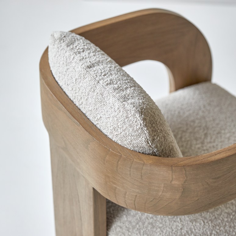 Boti - Stoel in massief mindihout en ecru stof