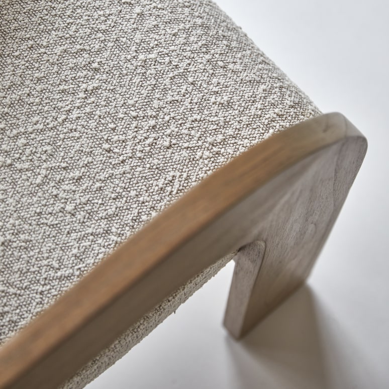 Boti - Stoel in massief mindihout en ecru stof