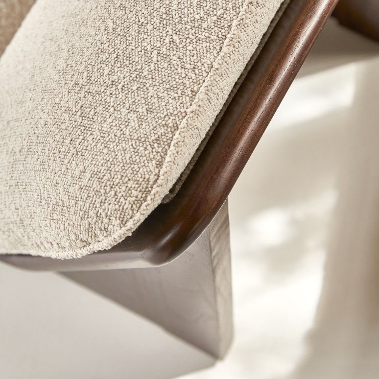 Folk - Fauteuil in massief mindihout en ecru stof