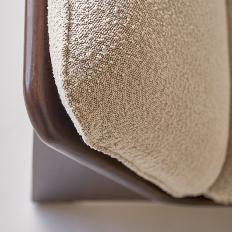 Folk - Divanetto in legno di mindi massello e tessuto écru, 2 posti