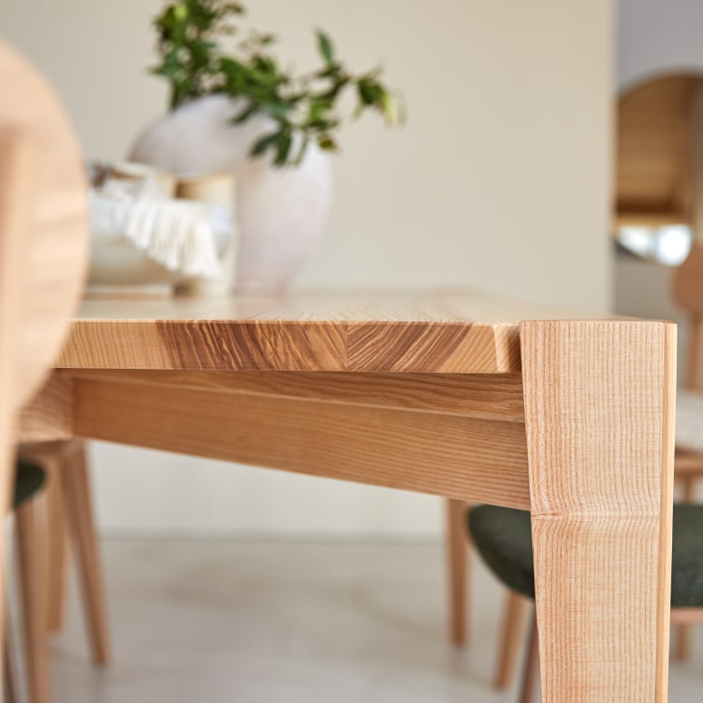 Paulin - Tafel van massief Frans olijfessenhout voor 6/8 personen