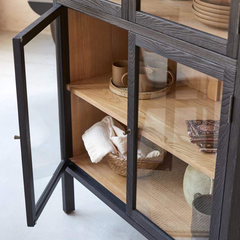 Carmen - Geschirrschrank aus massivem Eschenholz