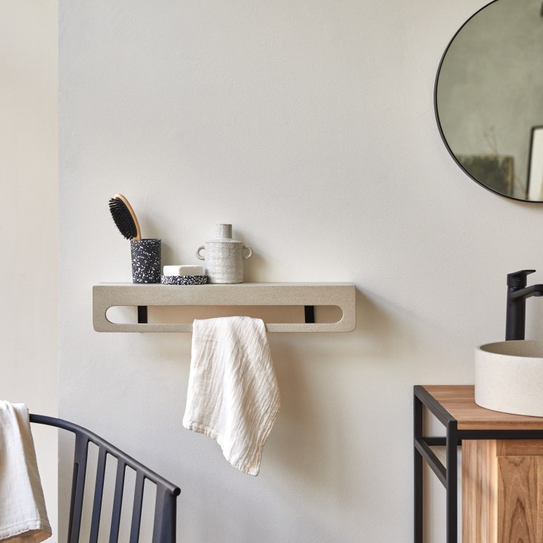 Clea - Wall mounted towel rail in cream terrazzo