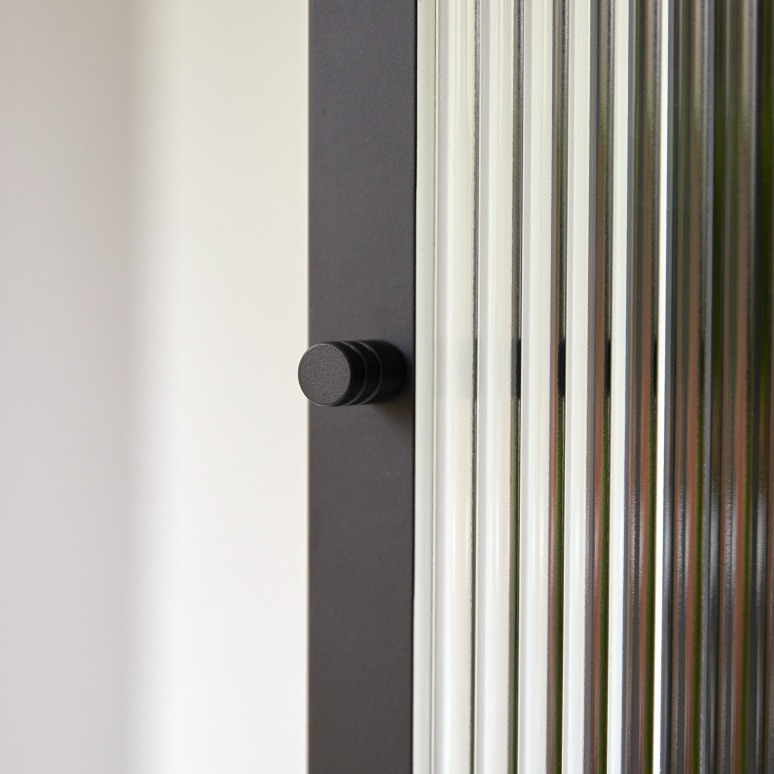 Antonin - Metal storage column