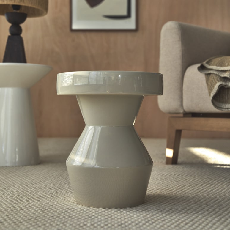 Sculptural - Mesa auxiliar de cerámica beige