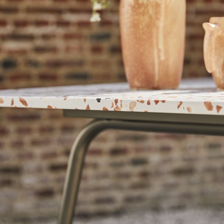 Elio - Table de jardin rectangulaire en terrazzo premium et métal brown 4/6 pers.