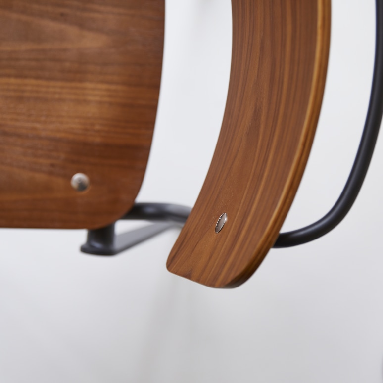 Mio - Stuhl aus Nussbaumholz und Metall, black