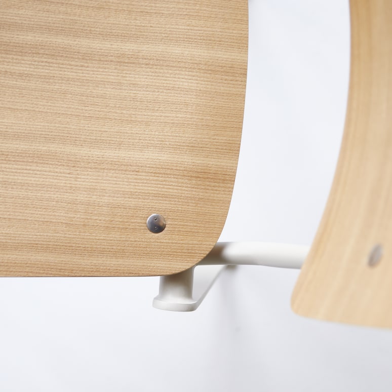 Mio - Ash wood and cream metal chair