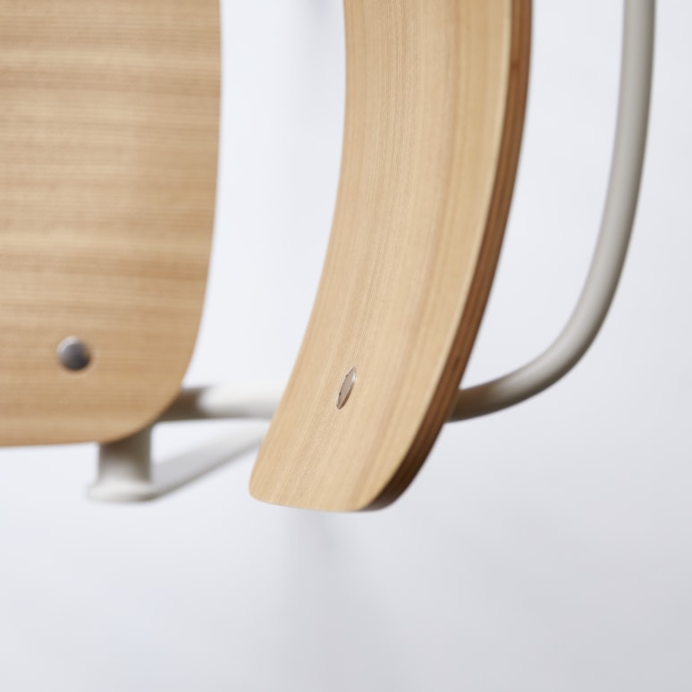 Mio - Silla de fresno y metal color crema