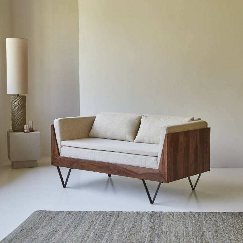 Metric - Sofa aus massivem Palisanderholz und Stoff, 2-Sitzer