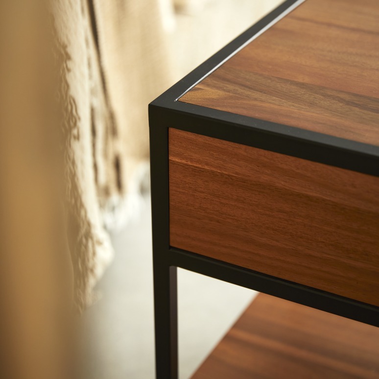 Agra - Comodino in legno di acacia massello e metallo