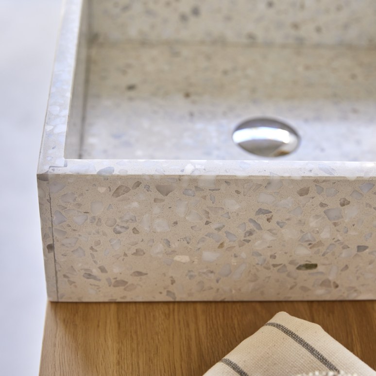 Made - Vasque carrée en terrazzo premium moon