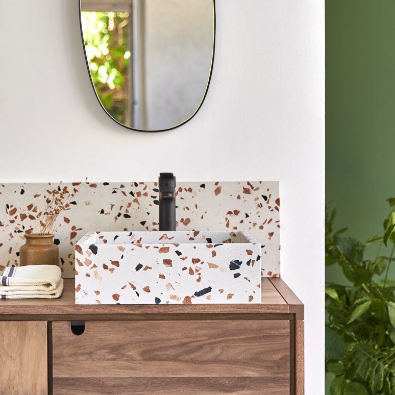 Made - Vasque carrée en terrazzo premium brown