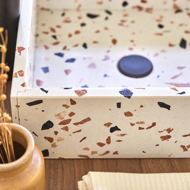 Made - Vasque carrée en terrazzo premium brown
