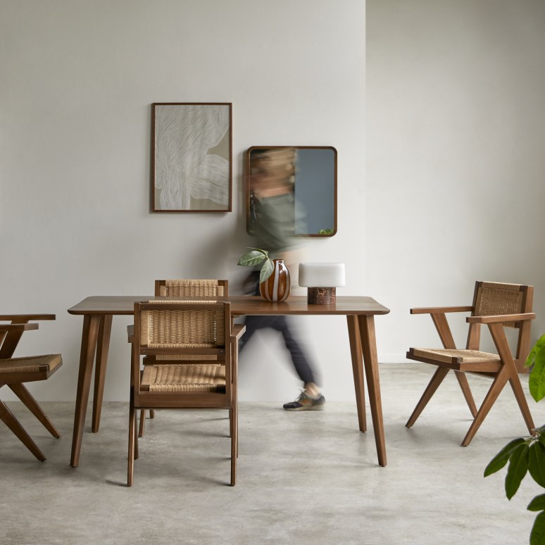 Domani - Solid teak table