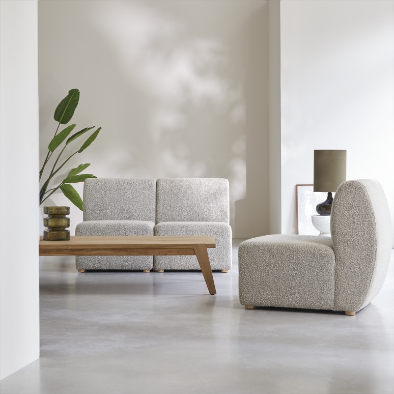 Swann - Banqueta modular de 3 plazas de acacia maciza y tela gris