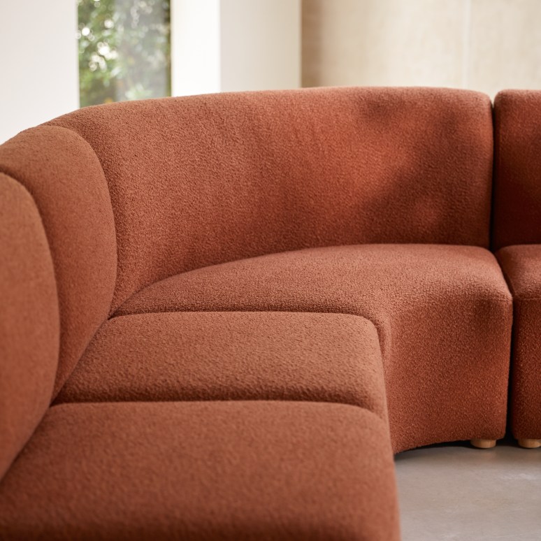 Swann - Modulares 4-Sitzer Ecksofa aus massivem Akazienholz mit terrakottafarbenem Stoffbezug