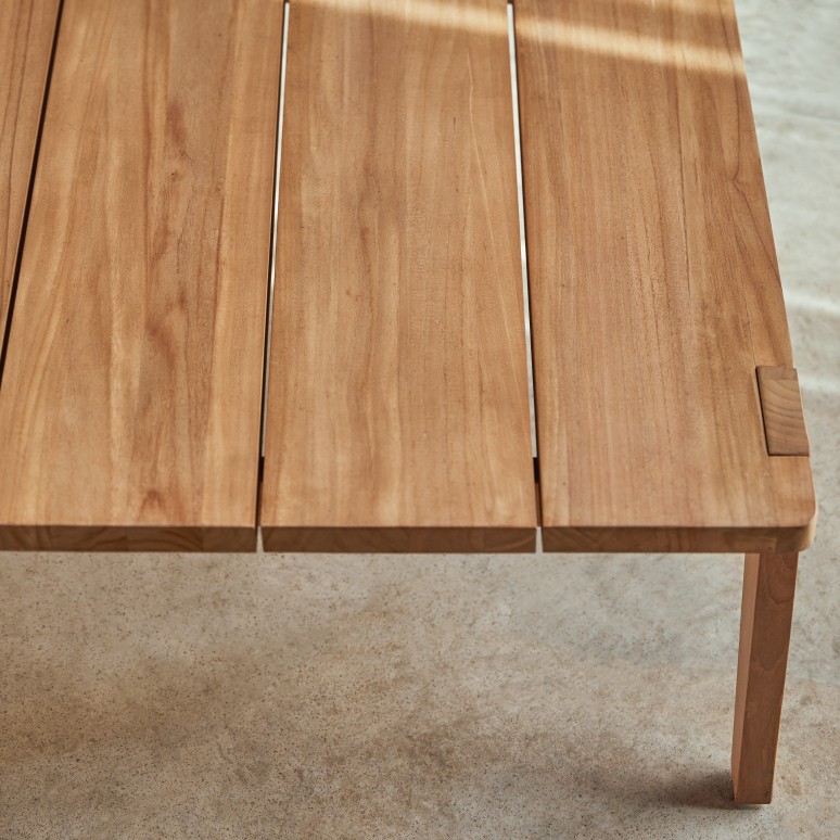 Olia - Garten-Couchtisch aus massivem Teakholz