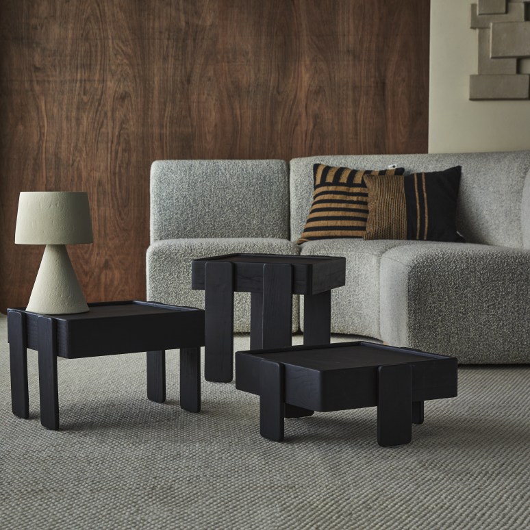 Nido - Stackable black side tables in solid mango