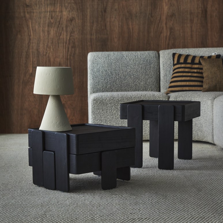 Nido - Stackable black side tables in solid mango