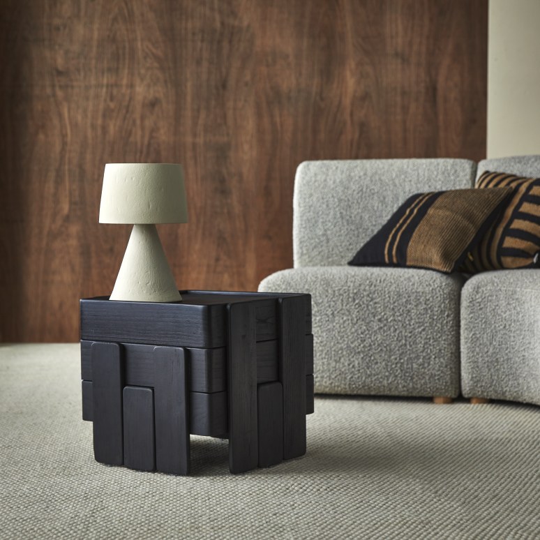 Nido - Stackable black side tables in solid mango