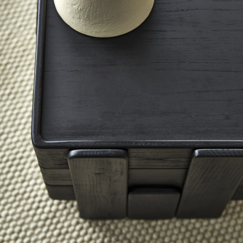 Nido - Stackable black side tables in solid mango