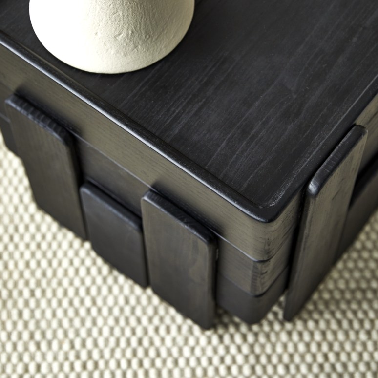 Nido - Stackable black side tables in solid mango