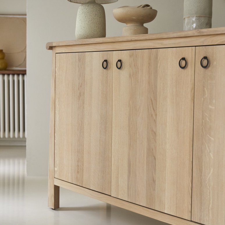 Volute - Credenza in legno di quercia massello 180 cm