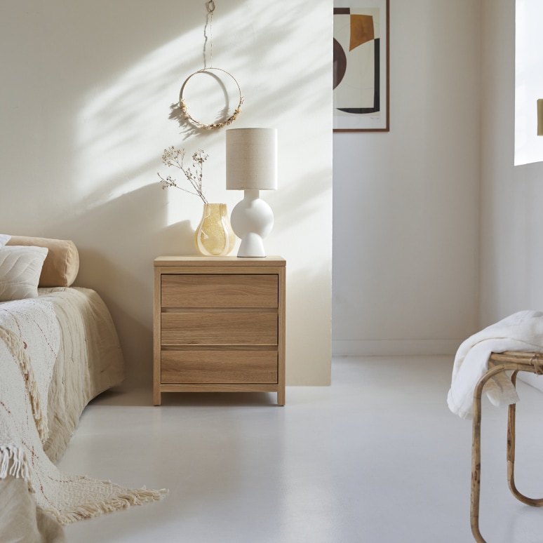 Eden - Solid oak bedside table with 3 drawers