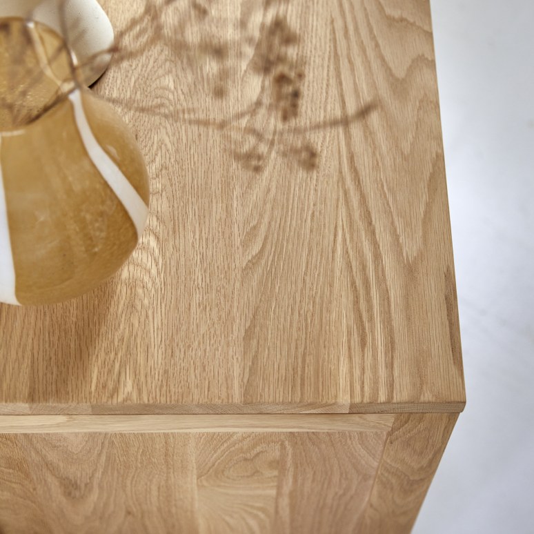 Eden - Comodino in legno di quercia massello a 3 cassetti