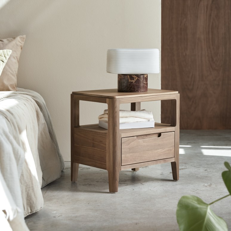 Arto - One-drawer solid walnut bedside cabinet