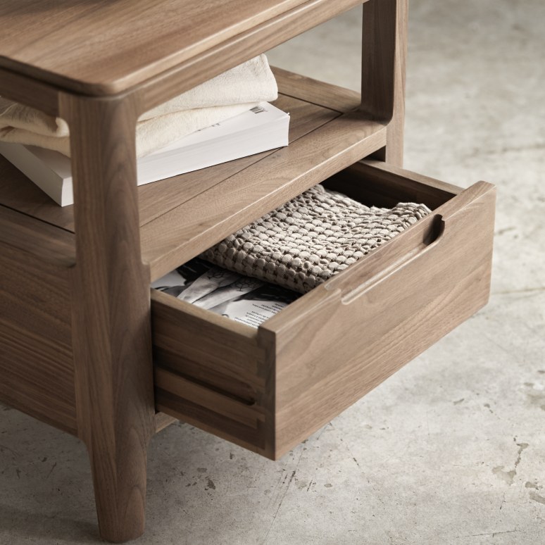 Arto - Comodino in legno di noce massello, 1 cassetto