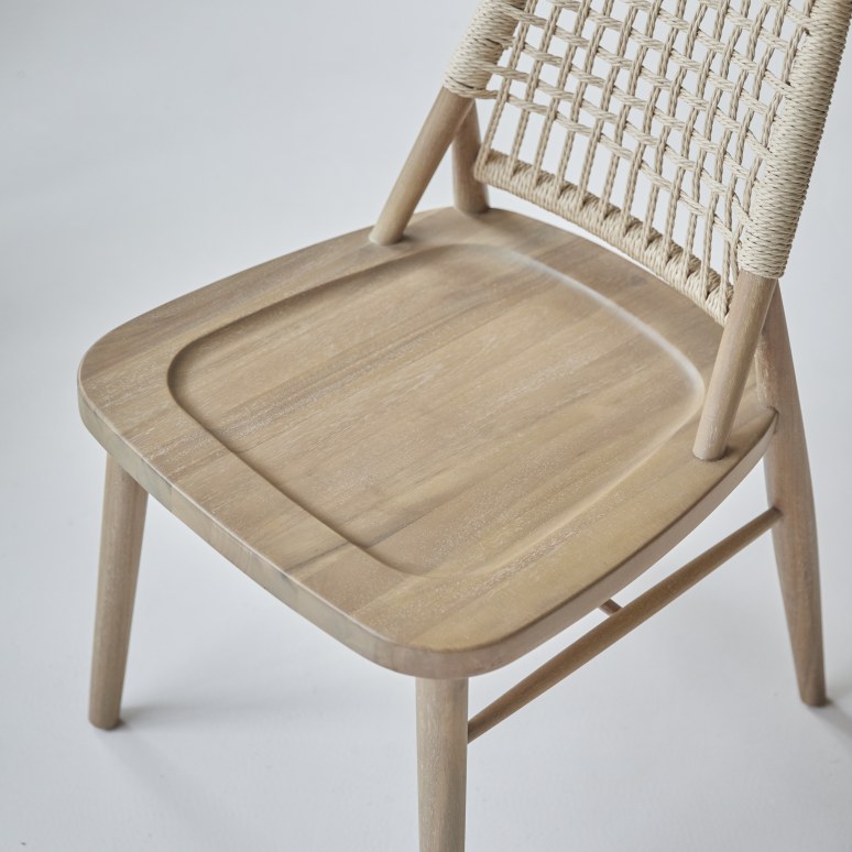 Arturo - Chair in solid acacia with woven seat