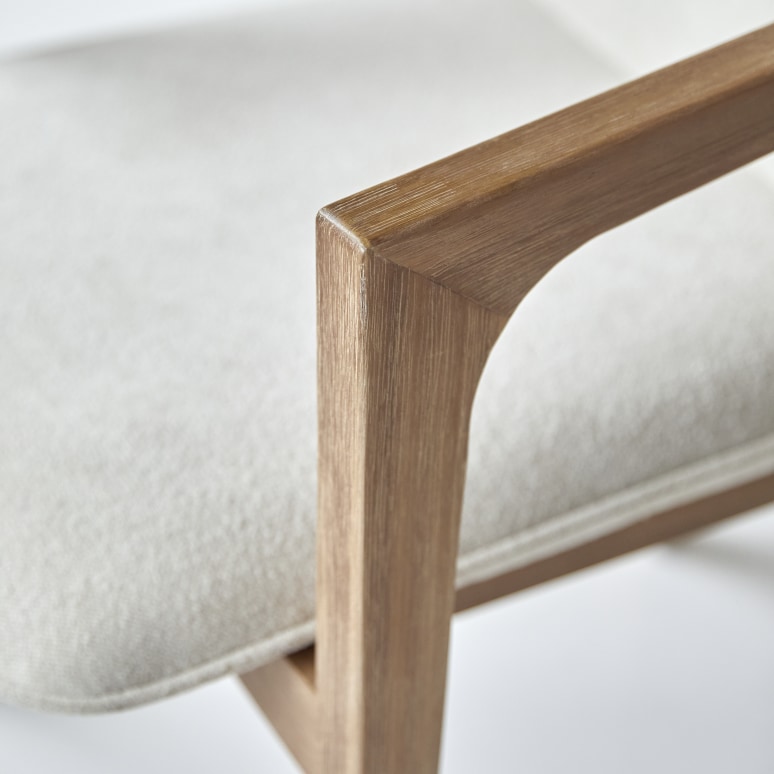 Viktor - Sillón de acacia maciza y tela