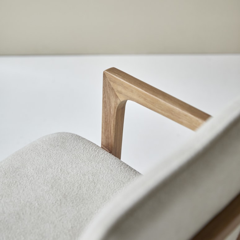 Viktor - Sessel aus massivem Akazienholz und Gewebe