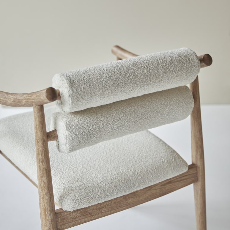 Colombe - Fauteuil en acacia massif et tissu bouclette