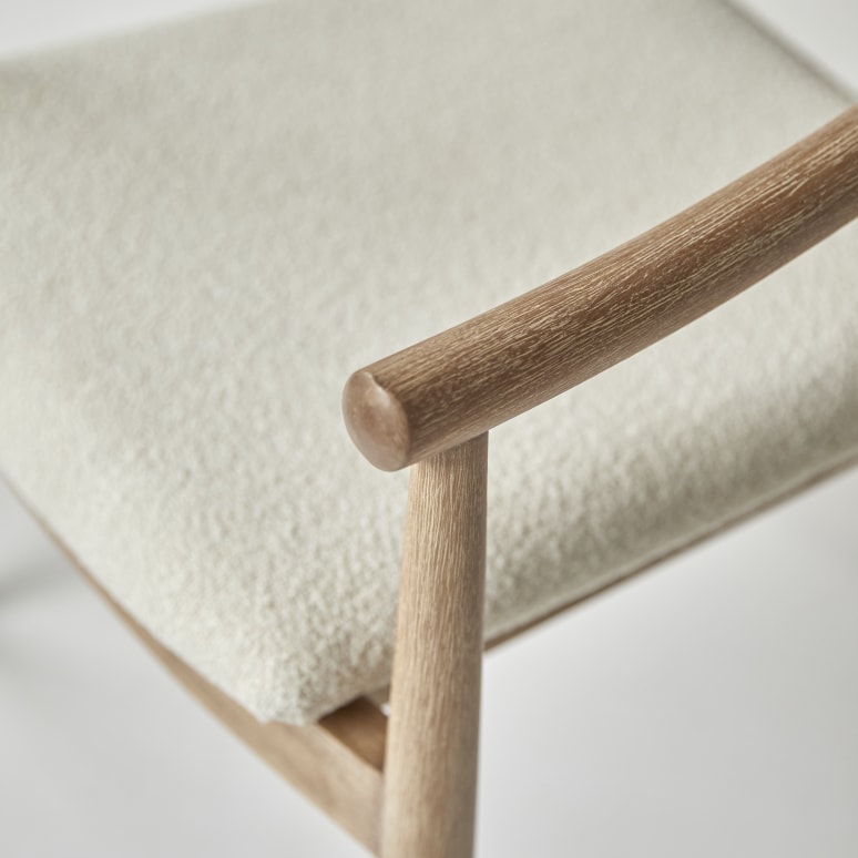 Colombe - Fauteuil en acacia massif et tissu bouclette