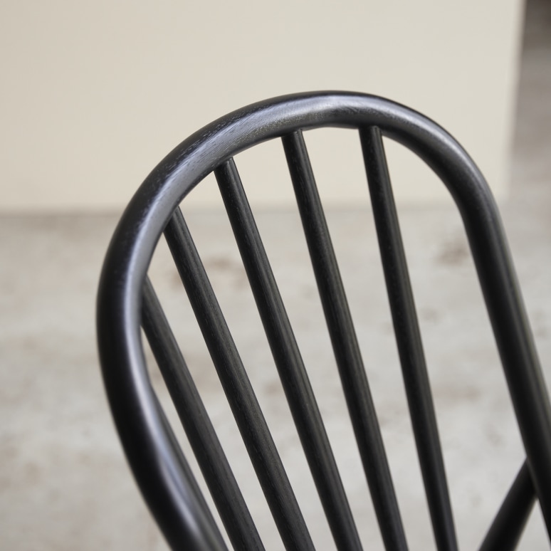 Leonor - Chaise à barreaux en acacia massif noir