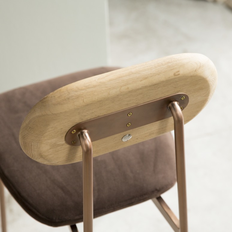 Yutapi - Set of 2 Brown Oak Chairs