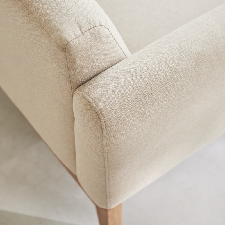 Bjorn - Sillón de roble macizo y tela color crudo