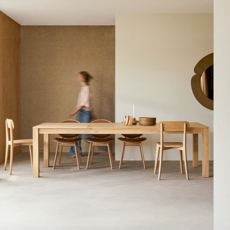Eden - Table extensible en chêne massif 6-10 pers.