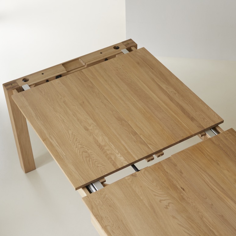 Eden - Table extensible en chêne massif 6-10 pers.
