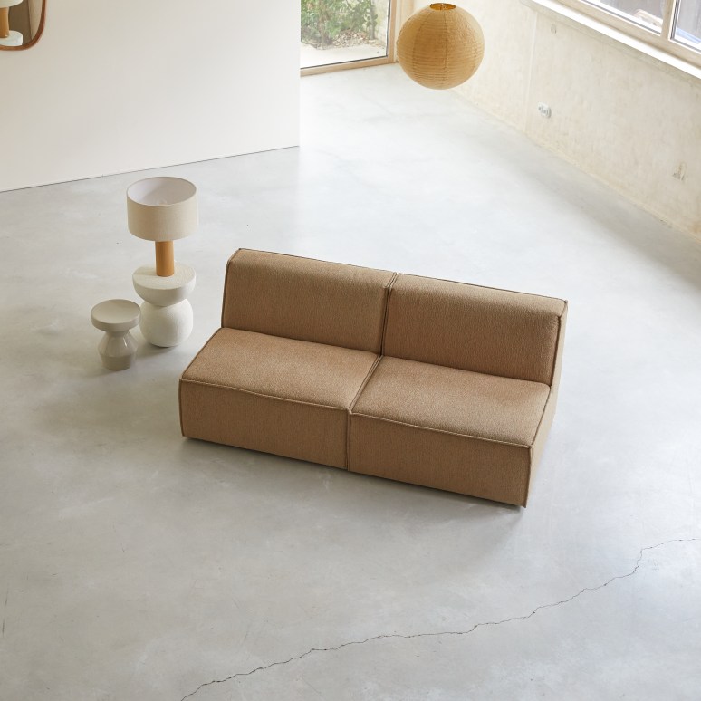 Dario - Banquette modulable en tissu camel, 2 places