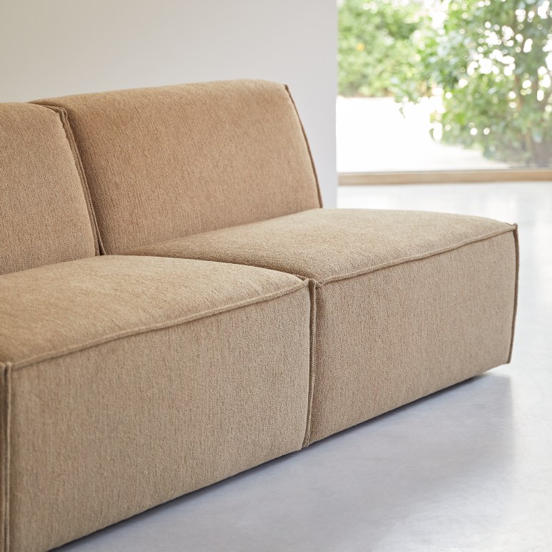 Dario - Modulares 2-Sitzer-Sofa aus camelfarbenem Stoff