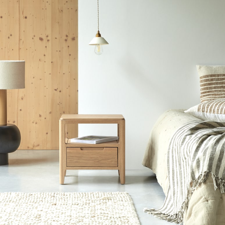 Arto - One-drawer solid oak bedside cabinet